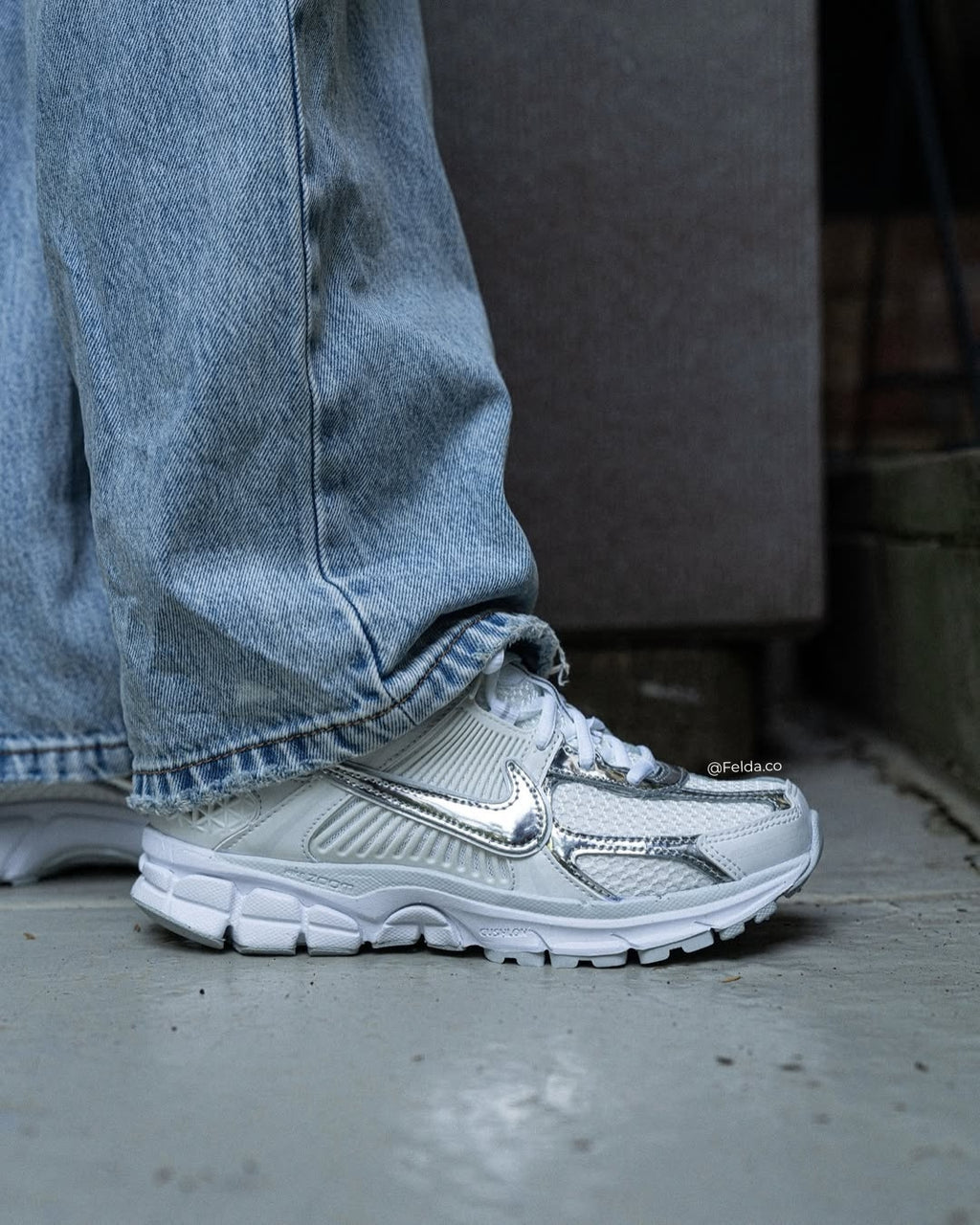 Nike Tenis Zoom Vomero 5 Chrome Toe