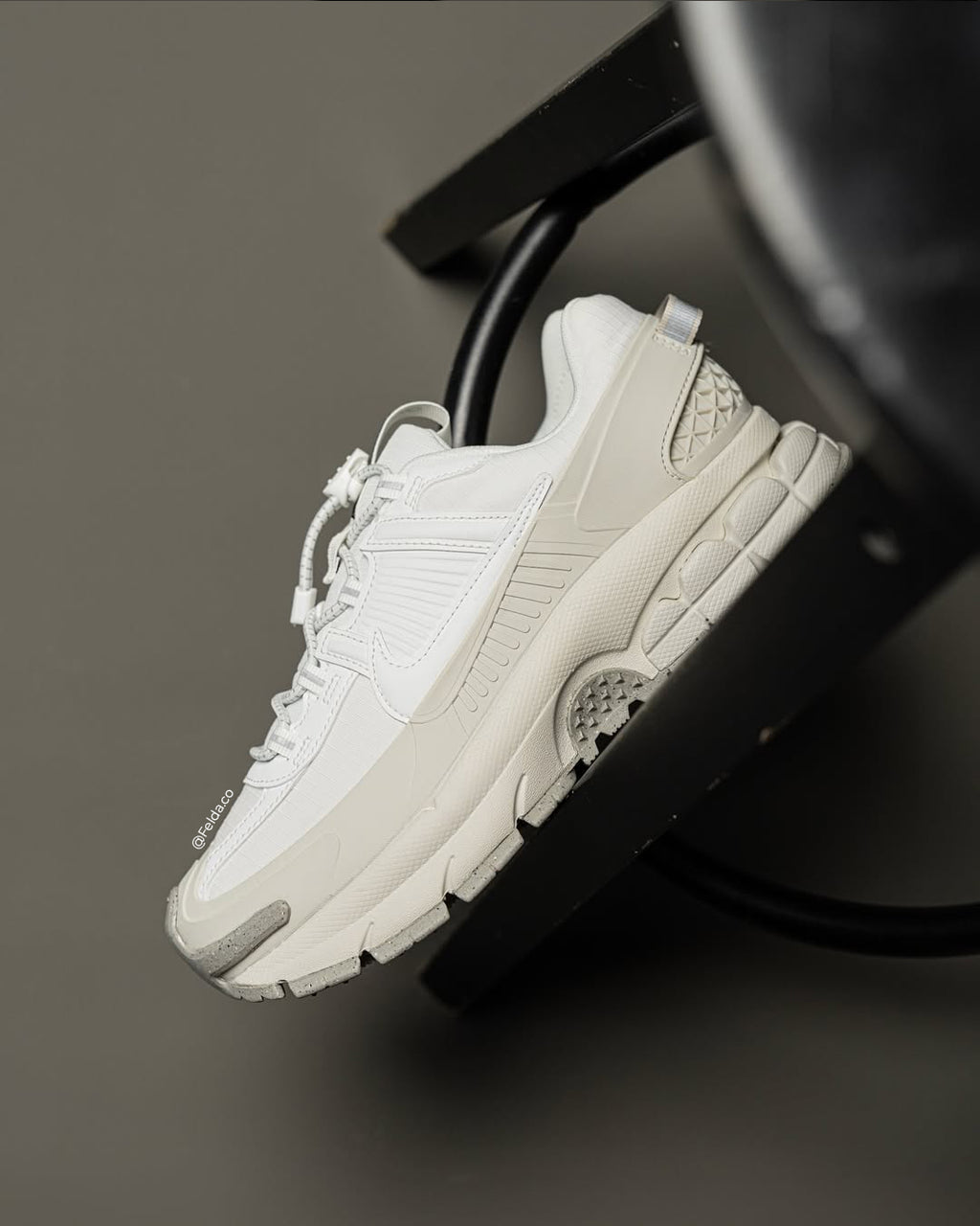 Nike Zoom Vomero 5 Roam