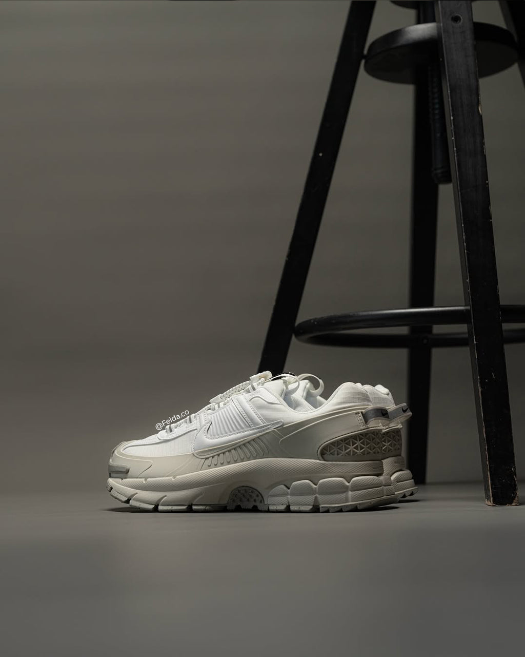 Nike Zoom Vomero 5 Roam